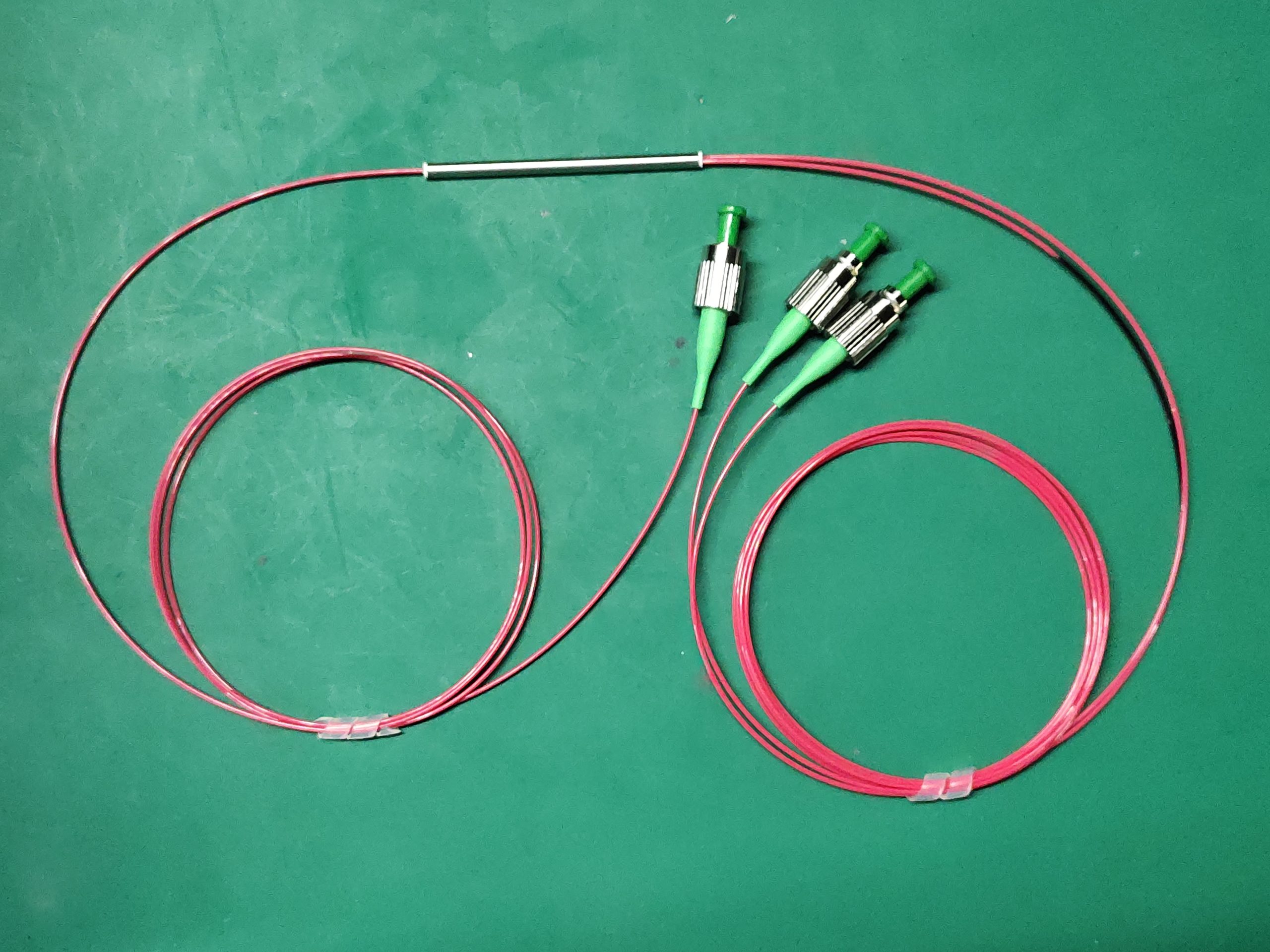 Polarization-maintaining tapered fiber coupler