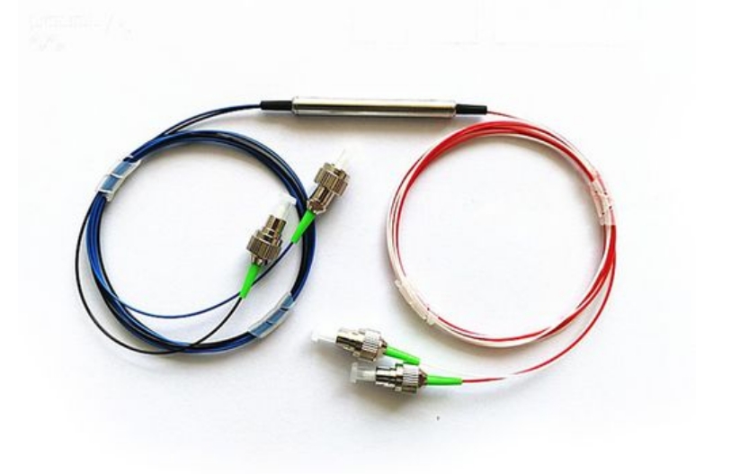 Polarization-maintaining tapered fiber coupler